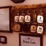 Brilant Antik Center 4* טיראנה