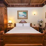 Brilant Antik Center מלון 4*