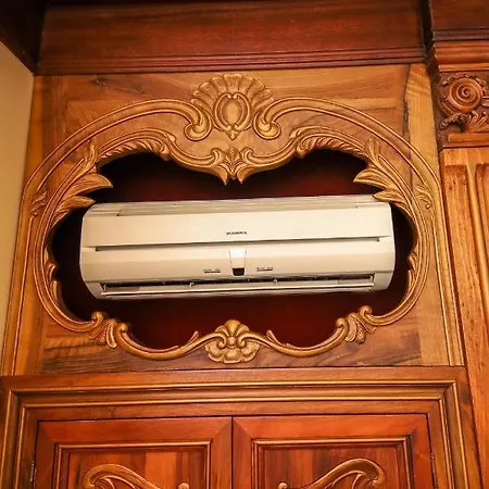 Hotel Brilant Antik Center Tirana