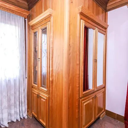 Hotel Brilant Antik Center 4*