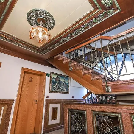 Hotel Brilant Antik Center