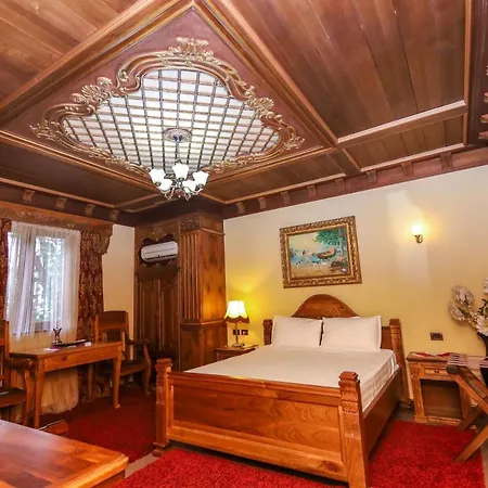 Hotel Brilant Antik Center 4*