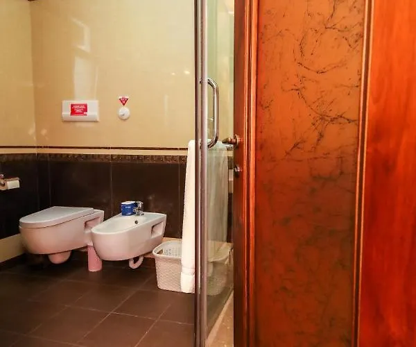 Brilant Antik Center Τίρανα