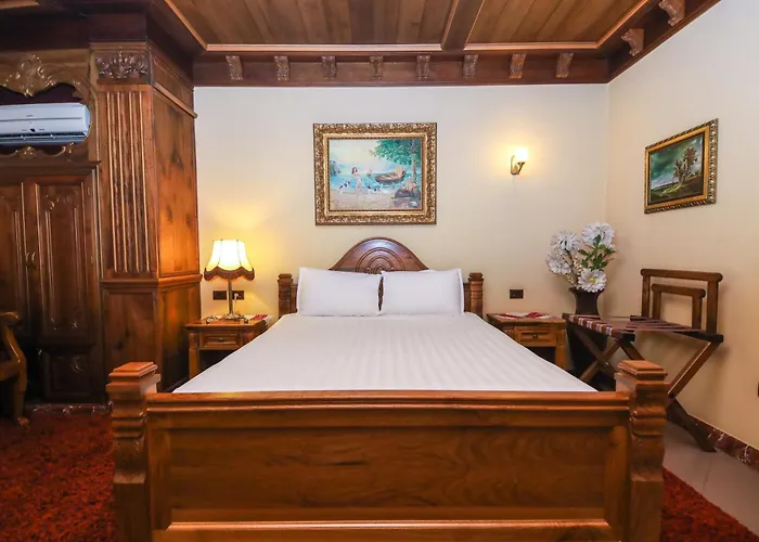 Brilant Antik Center Szálloda 4*