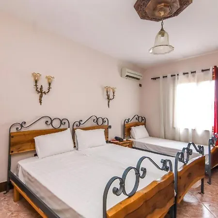 Brilant Antik Center Hotell Tirana