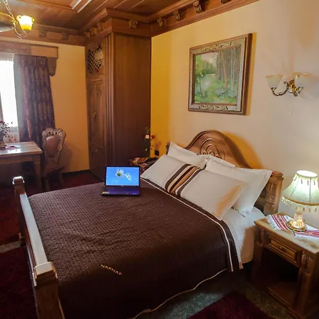 Hotel Brilant Antik Center