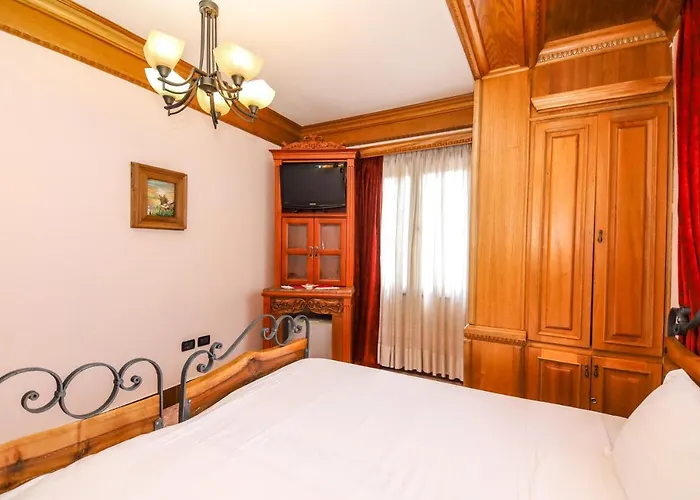 מלון Brilant Antik Center