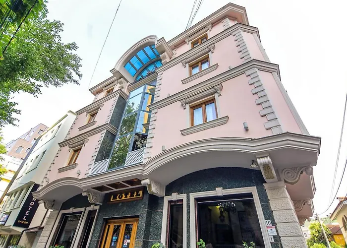 Brilant Antik Center מלון טיראנה