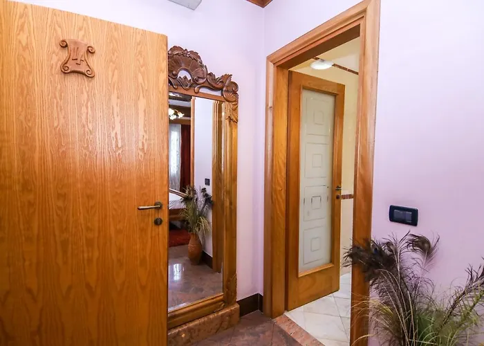 מלון Brilant Antik Center טיראנה