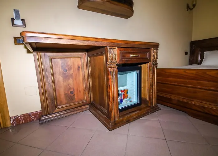 Brilant Antik Center מלון 4*