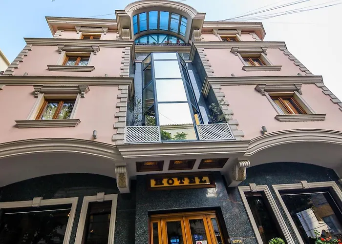 Brilant Antik Center מלון