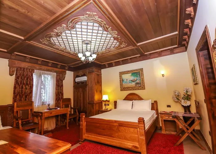 מלון Brilant Antik Center 4*