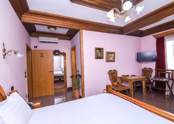 Hotel Brilant Antik Center 4*